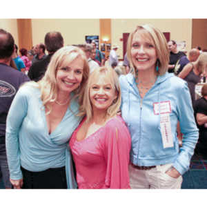 July 2006 Hollywood Collector's Show at the Burbank Airport Hilton.

I was there working for Cindy Morgan who had a front signing table with  Bruce Boxleitner and Jay Maynard, TRON Guy.

Cindy with Charlene Tilton and Susan Blakely.