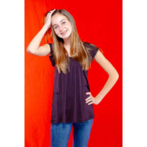 I met Taylor, her sister and mother at a concert by Thriving Ivory.  We ended up doing a shoot for each of them.