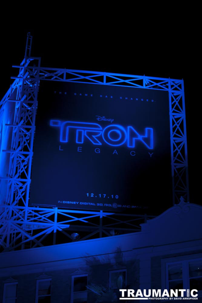 I went down to Hollywood on the evening of the premiere of TRON Legacy.  I wasn't able to get real close, but thanks to a long lens, I did pretty good getting some shots.