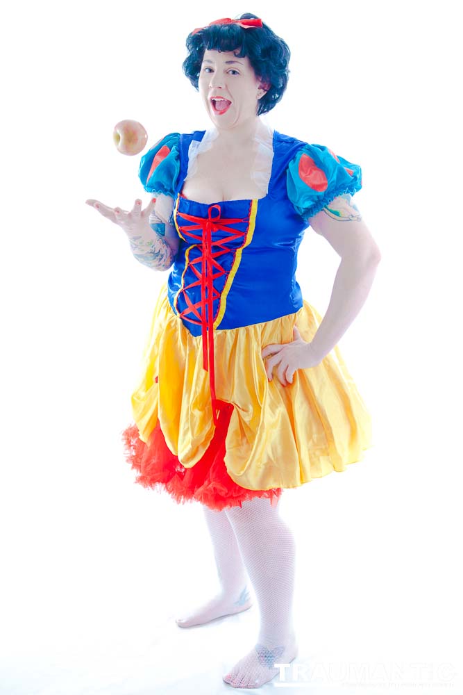 A followup session to an earlier Snow White shoot we had done.