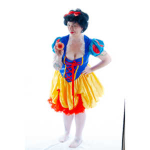 A followup session to an earlier Snow White shoot we had done.