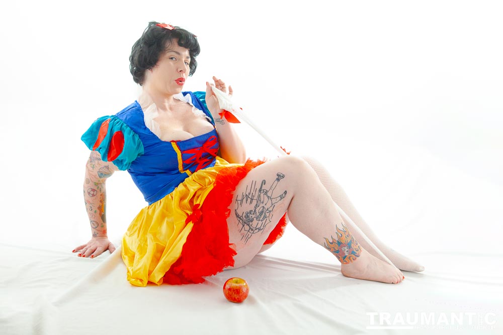 A followup session to an earlier Snow White shoot we had done.