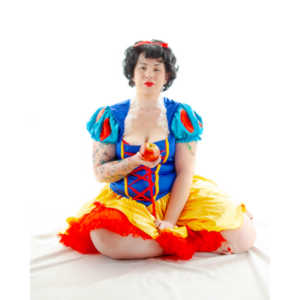 A followup session to an earlier Snow White shoot we had done.