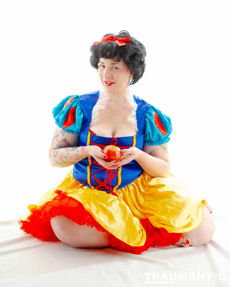 A followup session to an earlier Snow White shoot we had done.