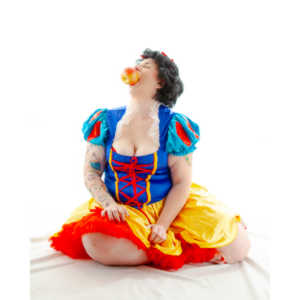 A followup session to an earlier Snow White shoot we had done.