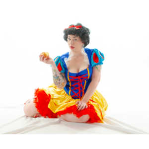 A followup session to an earlier Snow White shoot we had done.