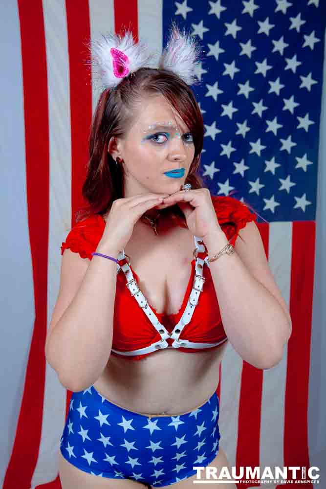 Some of my favorite models, Mollie, Kayla and Galadriel came over to play with a patriotic theme.