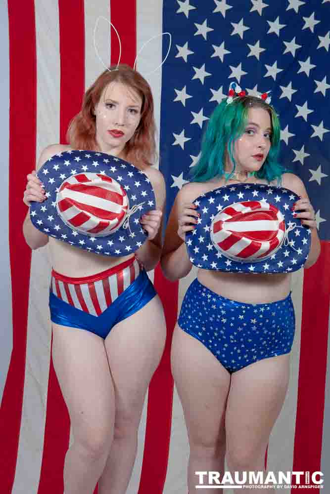 Some of my favorite models, Mollie, Kayla and Galadriel came over to play with a patriotic theme.