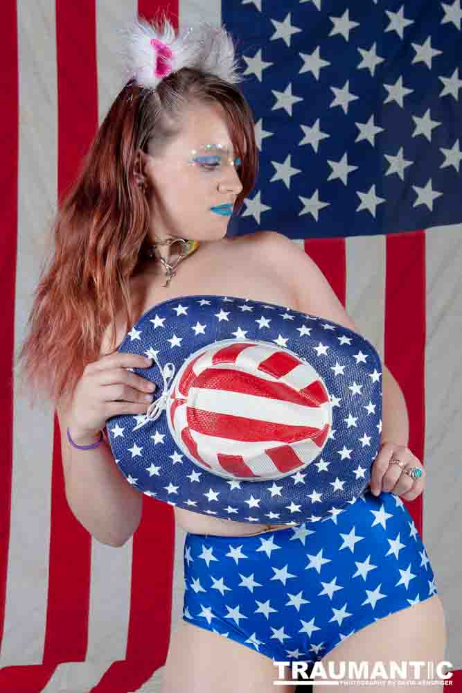 Some of my favorite models, Mollie, Kayla and Galadriel came over to play with a patriotic theme.