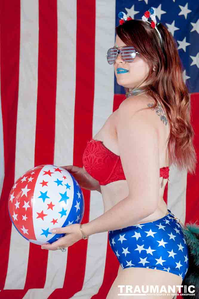 Some of my favorite models, Mollie, Kayla and Galadriel came over to play with a patriotic theme.