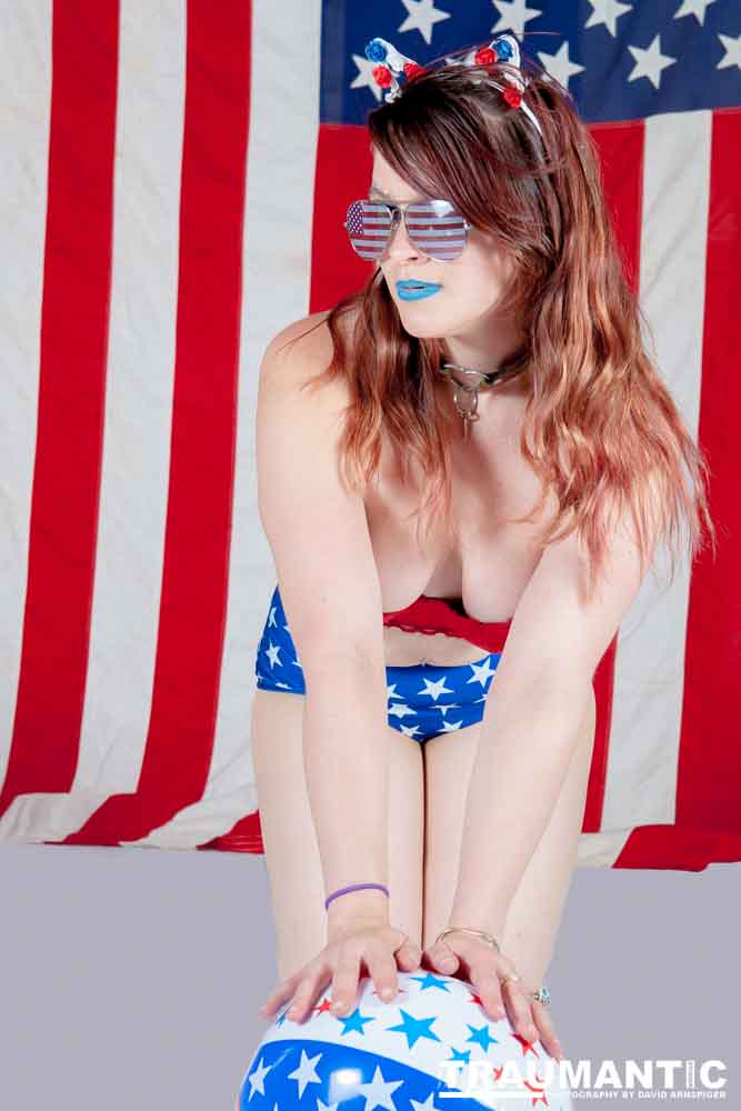 Some of my favorite models, Mollie, Kayla and Galadriel came over to play with a patriotic theme.