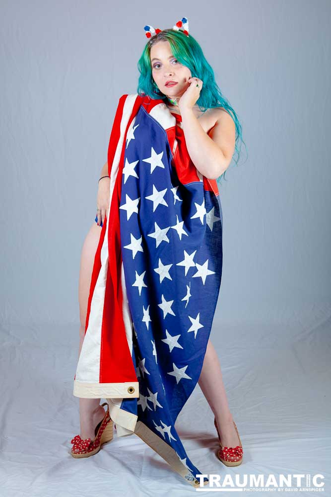 Some of my favorite models, Mollie, Kayla and Galadriel came over to play with a patriotic theme.