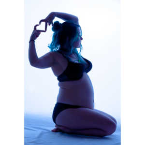 Mollie asked me to do a silhouette baby bump session.