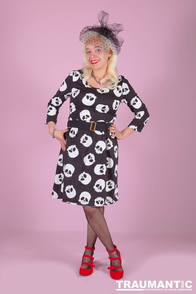 Mayra and I have had a rough road to getting together for a shoot.  Finally got it done!