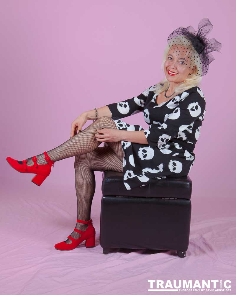 Mayra and I have had a rough road to getting together for a shoot.  Finally got it done!