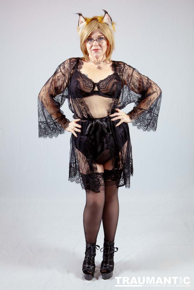 Viksen contacted to me about doing a Kitten session for her and a few frieinds.  Here are the results.