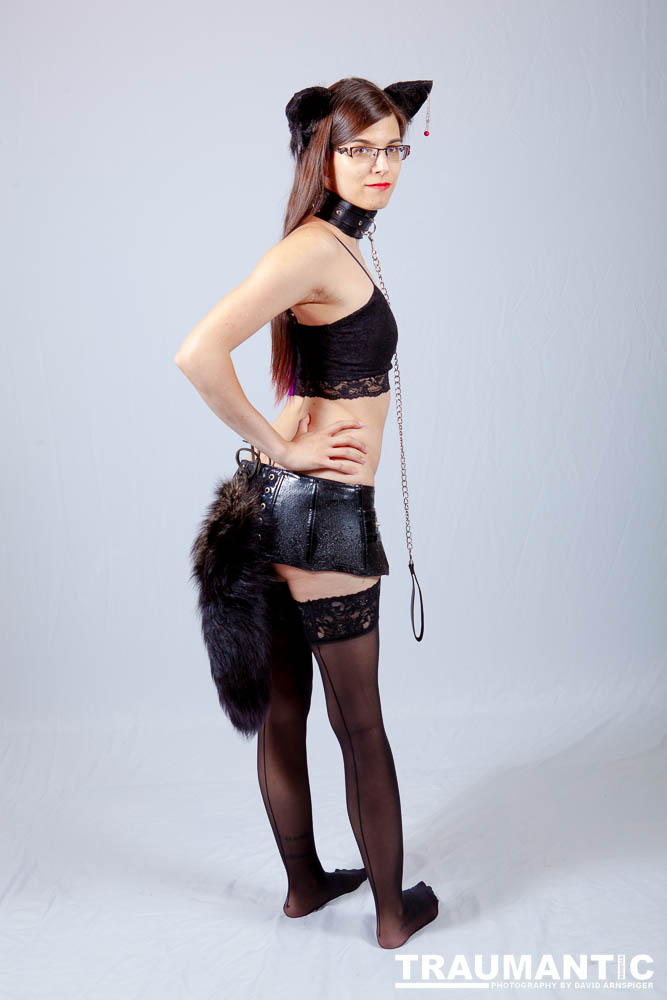 Viksen contacted to me about doing a Kitten session for her and a few frieinds.  Here are the results.