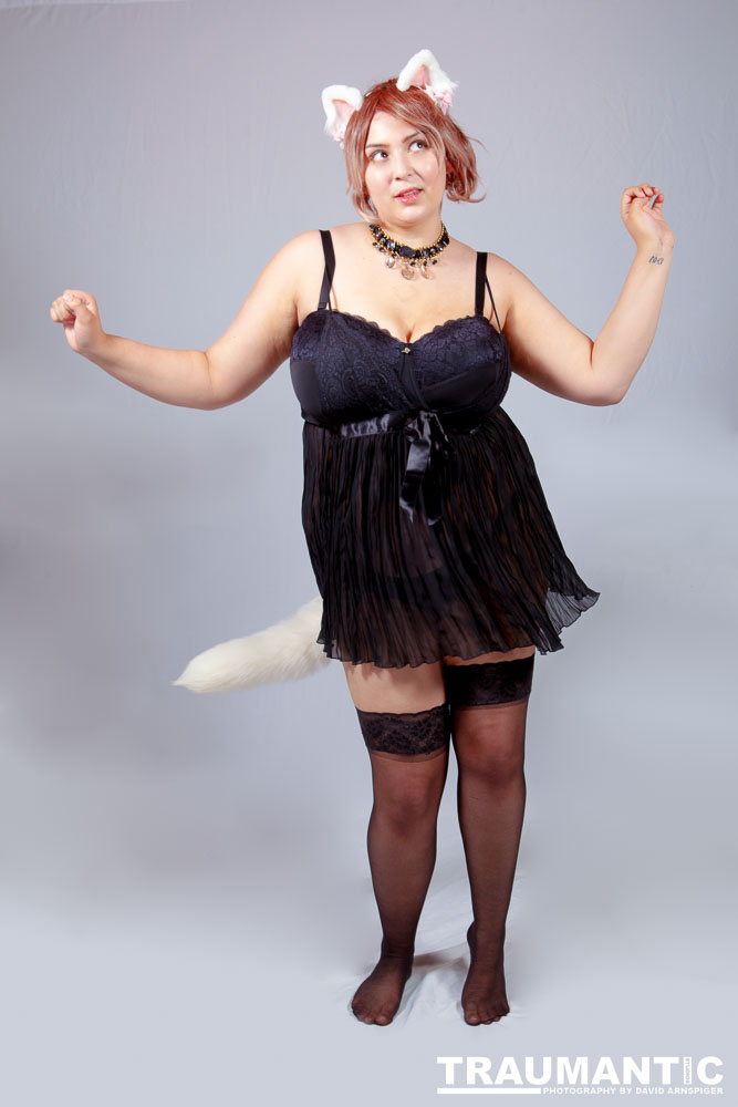 Viksen contacted to me about doing a Kitten session for her and a few frieinds.  Here are the results.