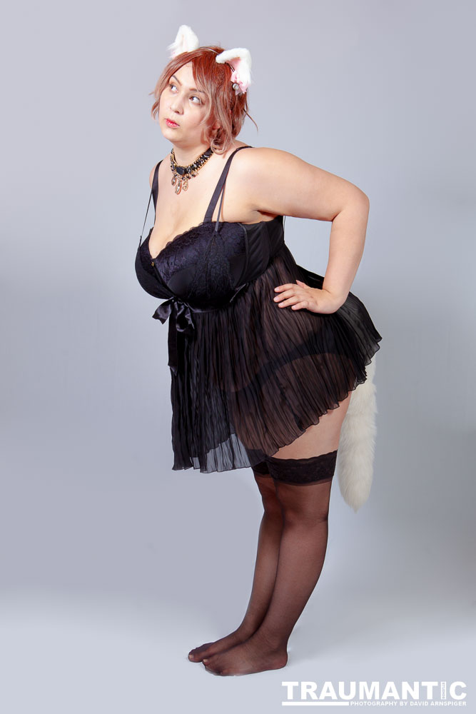 Viksen contacted to me about doing a Kitten session for her and a few frieinds.  Here are the results.