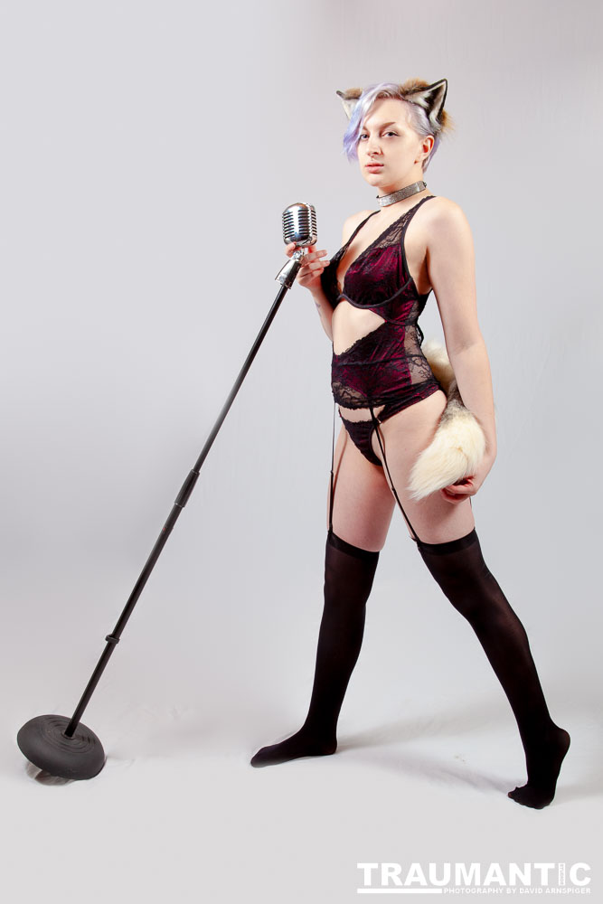 Viksen contacted to me about doing a Kitten session for her and a few frieinds.  Here are the results.