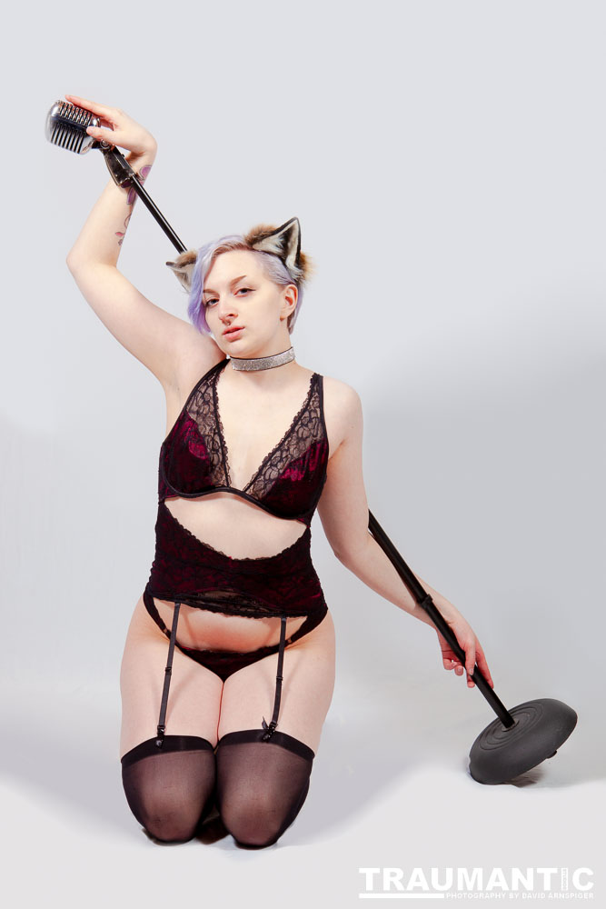 Viksen contacted to me about doing a Kitten session for her and a few frieinds.  Here are the results.