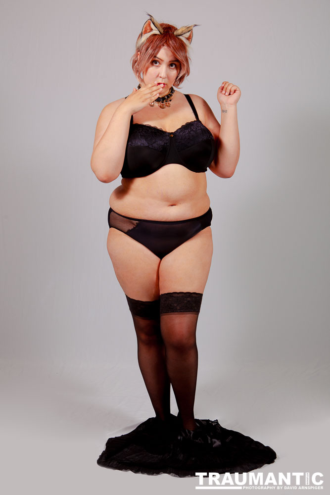 Viksen contacted to me about doing a Kitten session for her and a few frieinds.  Here are the results.