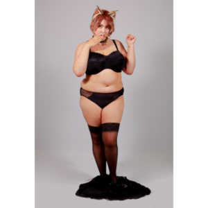 Viksen contacted to me about doing a Kitten session for her and a few frieinds.  Here are the results.